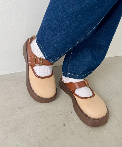 SOLLON.(ソルロン)の「ベルトストラップ厚底サボシューズ(スリッポン・レディース・ブラウン/ベージュ・23.5cm/24.5cm)」の14枚目の写真