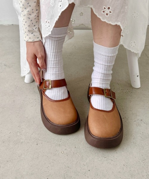 SOLLON.(ソルロン)の「ベルトストラップ厚底サボシューズ(スリッポン・レディース・ブラウン/ベージュ・23.5cm/24.5cm)」の7枚目の写真