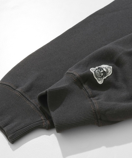 KRIFF MAYER（クリフメイヤー）の「チルタイム裏起毛クルー(顔)（スウェット・メンズ・パープル/チャコール/カラフル/グリーン/グレー/ナチュラル・X-LARGE/LARGE/MEDIUM）」の12枚目の写真