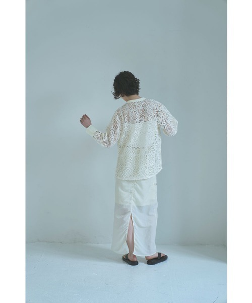 marjour(マージュール)の「LACE COMBINATION SHEER SHIRT(シャツ/ブラウス・レディース・オフホワイト/ブラック・M)」の19枚目の写真