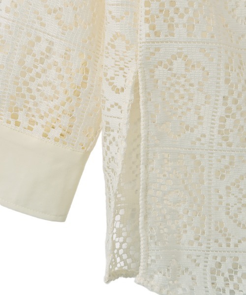 marjour(マージュール)の「LACE COMBINATION SHEER SHIRT(シャツ/ブラウス・レディース・オフホワイト/ブラック・M)」の5枚目の写真