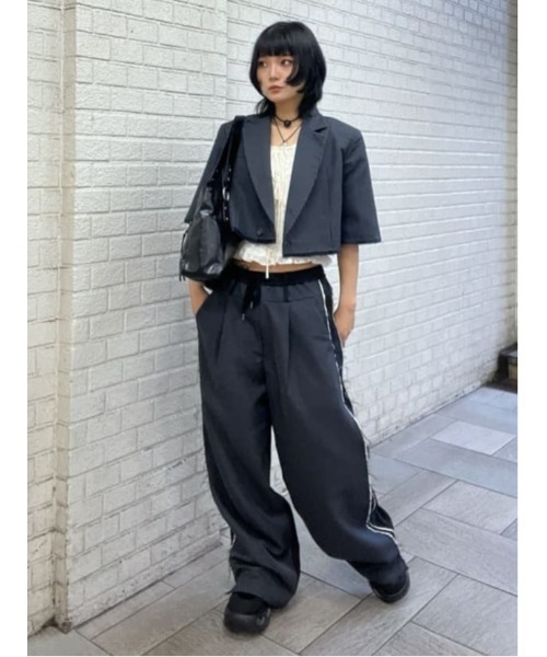 SLY（スライ）の「CROP MANISH TAILOR JK クロップ マニッシュ テイラージャケット 秋服（テーラードジャケット・レディース・ネイビー系/杢グレー・FREE）」の8枚目の写真