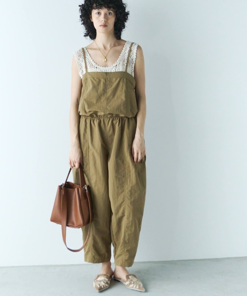 Libra Cue(リブラ キュー)の「バレルシルエットオールインワン(サロペット/オーバーオール・レディース・ベージュ/ブラック・FREE)」の8枚目の写真