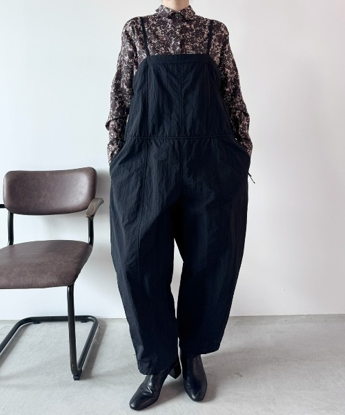 Libra Cue(リブラ キュー)の「バレルシルエットオールインワン(サロペット/オーバーオール・レディース・ベージュ/ブラック・FREE)」の18枚目の写真