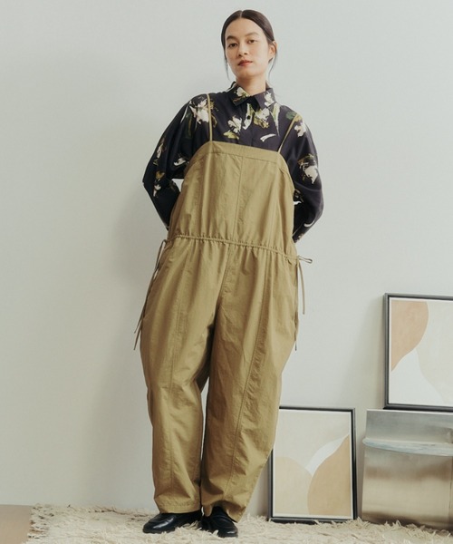 Libra Cue(リブラ キュー)の「バレルシルエットオールインワン(サロペット/オーバーオール・レディース・ベージュ/ブラック・FREE)」の22枚目の写真