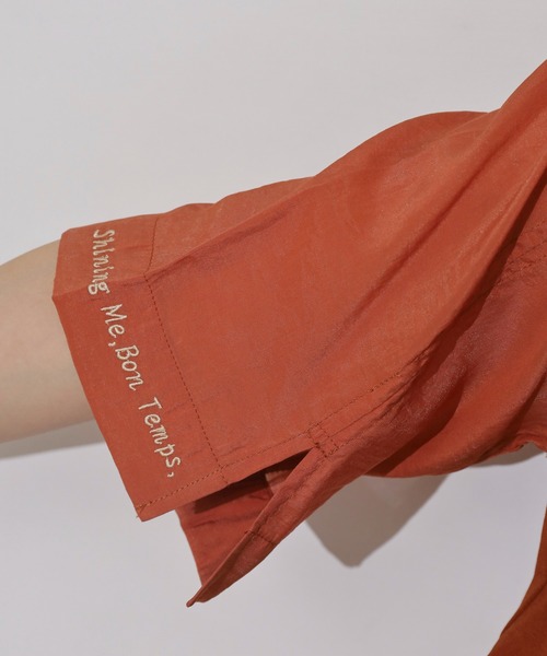 EGLANTINE(エグランティーヌ)の「EGLANTINE ロゴスパンコール半袖カットソー(Tシャツ/カットソー・レディース・サンドベージュ/ブラック/レンガ/ダークブラウン・38)」の9枚目の写真