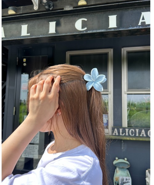 セール】【4色展開】くすみカラー プルメリア風ヘアクリップ