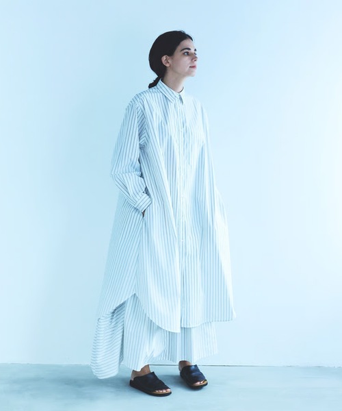 c/est(シーエ)の「c/est/ LOSS シャツワンピース 秋服 冬服(シャツワンピース・レディース・オフホワイト/ブルー/ネイビー・FREE)」の2枚目の写真