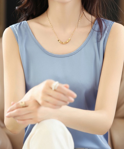 DAY CLOSET(デイ クローゼット)の「【大きいサイズ有】光沢の煌めき纏う。きれいめ サテン風 タンクトップ レディース(タンクトップ・レディース・ピンク/グレイッシュベージュ/ブラック/サックスブルー/ホワイト/ベージュ/グリーン系その他・XL/S/M/L)」の20枚目の写真