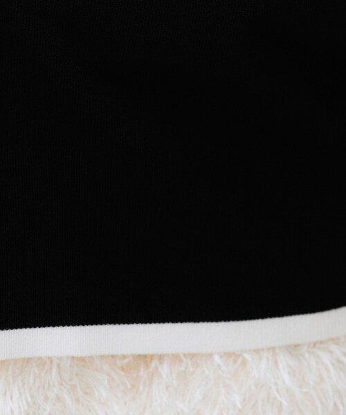 UNTITLED（アンタイトル）の「【朝晩の羽織に/アンサンブル可/薄手】ベーシッククルーネックカーディガン（カーディガン/ボレロ・レディース・ベージュ系4/ブルー系その他/ブラック系4/アイボリー系4/レッド系1・48/44/04/02/00）」の14枚目の写真