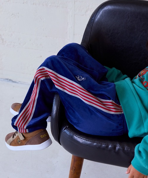 MARKEY'S（マーキーズ）の「ベロアトラックパンツ（スウェットパンツ・キッズ・ブラック/ライトブルー/グレー/ワインレッド/グリーン/ブラウン/ネイビー/マスタード・120/110/100/90/150/140/130）」の6枚目の写真