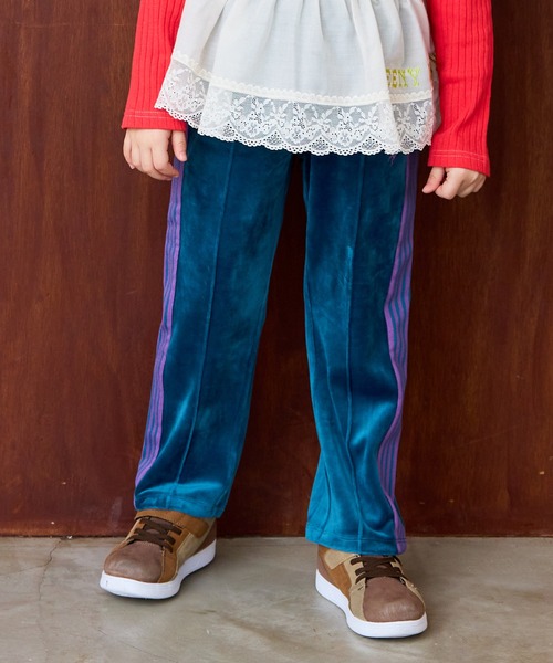 MARKEY'S（マーキーズ）の「ベロアトラックパンツ（スウェットパンツ・キッズ・ブラック/ライトブルー/グレー/ワインレッド/グリーン/ブラウン/ネイビー/マスタード・120/110/100/90/150/140/130）」の4枚目の写真