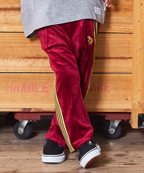 MARKEY'S（マーキーズ）の「ベロアトラックパンツ（スウェットパンツ・キッズ・ブラック/ライトブルー/グレー/ワインレッド/グリーン/ブラウン/ネイビー/マスタード・120/110/100/90/150/140/130）」の8枚目の写真