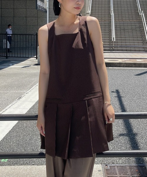 トップス SQUARE NECK LADY LIKE PLEATS TOP SQUARE NECK LADY LIKE PLEATS TOP