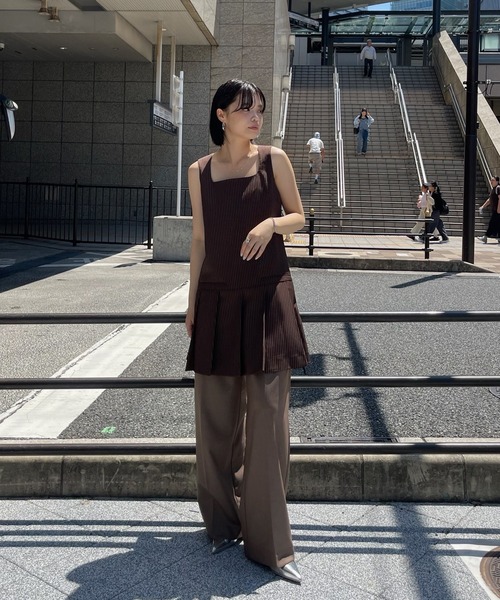 トップス SQUARE NECK LADY LIKE PLEATS TOP SQUARE NECK LADY LIKE