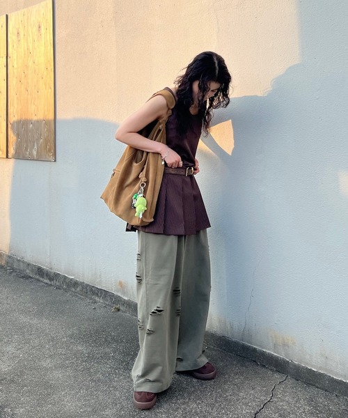 SQUARE NECK LADY LIKE PLEATS TOP（その他トップス）｜Ameri（アメリ