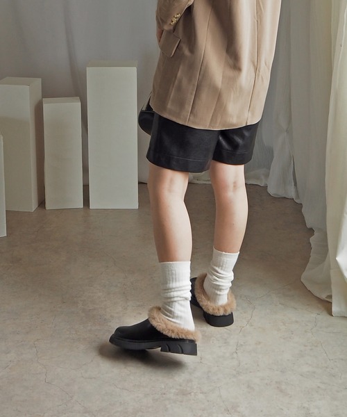 minia(ミニア)の「立体クッション入り ふわもこファーサボ(サンダル・レディース・ブラック/ダークブラウン・L/M/S)」の22枚目の写真