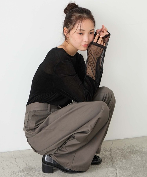 forksy.(フォルクシー)の「【forksy.】<エブリデイシリーズ>袖シャーリング ベロアシアートップス(Tシャツ/カットソー・レディース・ブラウン/チャコールグレー/アイボリー/ブラック/カーキ/ブラック系/ナチュラル・FREE)」の4枚目の写真