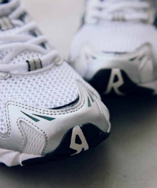 MIZUNO（ミズノ　）の「MIZUNO/ミズノ WAVE RIDER 10 WAVEテクノロジー クラシカルスニーカー（スニーカー・メンズ・ホワイト/ブラック×ブラック・27.5/26.5/28/27/26）」の5枚目の写真