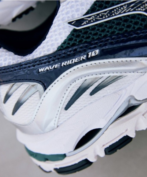 MIZUNO（ミズノ　）の「MIZUNO/ミズノ WAVE RIDER 10 WAVEテクノロジー クラシカルスニーカー（スニーカー・メンズ・ホワイト/ブラック×ブラック・27.5/26.5/28/27/26）」の6枚目の写真