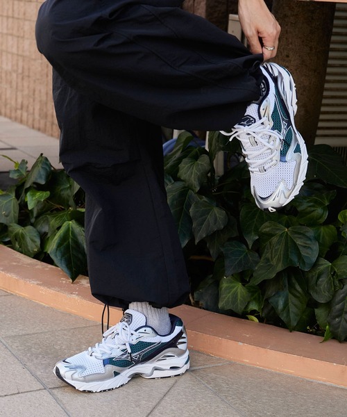 MIZUNO（ミズノ　）の「MIZUNO/ミズノ WAVE RIDER 10 WAVEテクノロジー クラシカルスニーカー（スニーカー・メンズ・ホワイト/ブラック×ブラック・27.5/26.5/28/27/26）」の14枚目の写真