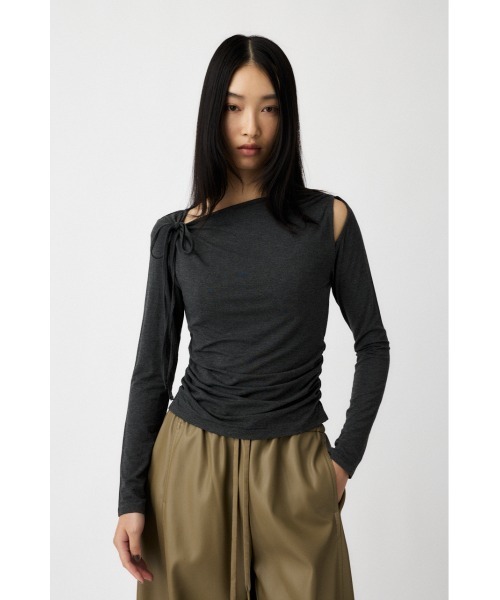 MOUSSY（マウジー）の「SLIT ONE SHOULDER トップス（Tシャツ/カットソー・レディース・チャコールグレー/マジェンタ/アイボリー/ブラック・FREE）」の13枚目の写真