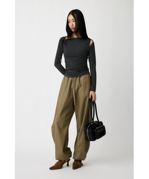 MOUSSY（マウジー）の「SLIT ONE SHOULDER トップス（Tシャツ/カットソー・レディース・チャコールグレー/マジェンタ/アイボリー/ブラック・FREE）」の9枚目の写真