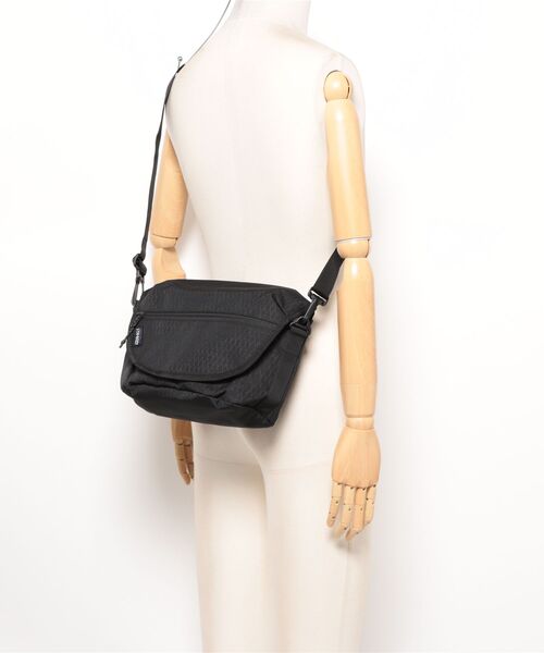 Gramicci（グラミチ）の「【GRAMICCI】MULTI SIDE BAG（ショルダーバッグ・メンズ・ブラック・FREE）」の11枚目の写真