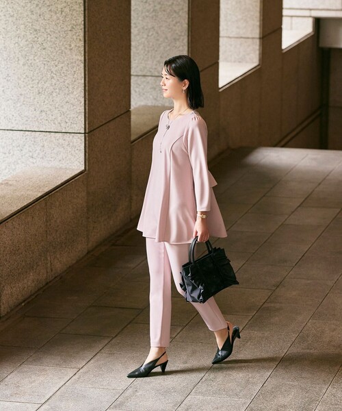 TO BE CHIC(トゥー ビー シック)の「マットストレッチダンボール パンツ(その他パンツ・レディース・ブラック/ピンク系その他2・38/42/40)」の3枚目の写真