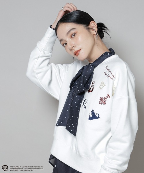 NANO universe（ナノユニバース）の「THE WIZARD OF OZ 刺繍スウェットトップス（スウェット・レディース・グレー/ホワイト・FREE）」の3枚目の写真