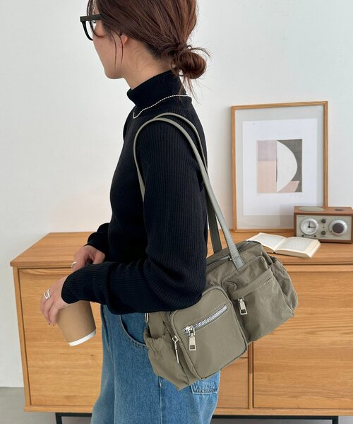 DISCOAT（ディスコート）の「ワッシャーナイロンポケットボストンバッグ（ボストンバッグ・レディース・キャメル/ブラック/カーキ・FREE）」の10枚目の写真