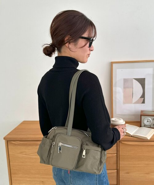 DISCOAT（ディスコート）の「ワッシャーナイロンポケットボストンバッグ（ボストンバッグ・レディース・キャメル/ブラック/カーキ・FREE）」の11枚目の写真