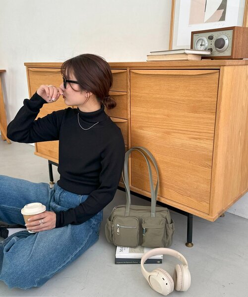 DISCOAT（ディスコート）の「ワッシャーナイロンポケットボストンバッグ（ボストンバッグ・レディース・キャメル/ブラック/カーキ・FREE）」の12枚目の写真