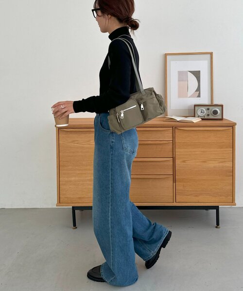 DISCOAT（ディスコート）の「ワッシャーナイロンポケットボストンバッグ（ボストンバッグ・レディース・キャメル/ブラック/カーキ・FREE）」の14枚目の写真