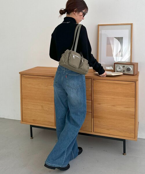 DISCOAT（ディスコート）の「ワッシャーナイロンポケットボストンバッグ（ボストンバッグ・レディース・キャメル/ブラック/カーキ・FREE）」の15枚目の写真