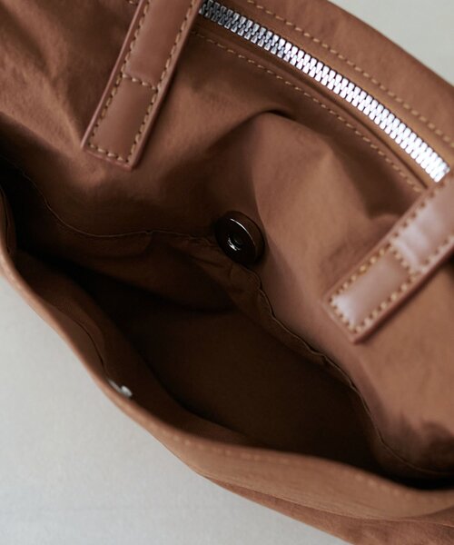 DISCOAT（ディスコート）の「ワッシャーナイロンポケットボストンバッグ（ボストンバッグ・レディース・キャメル/ブラック/カーキ・FREE）」の20枚目の写真