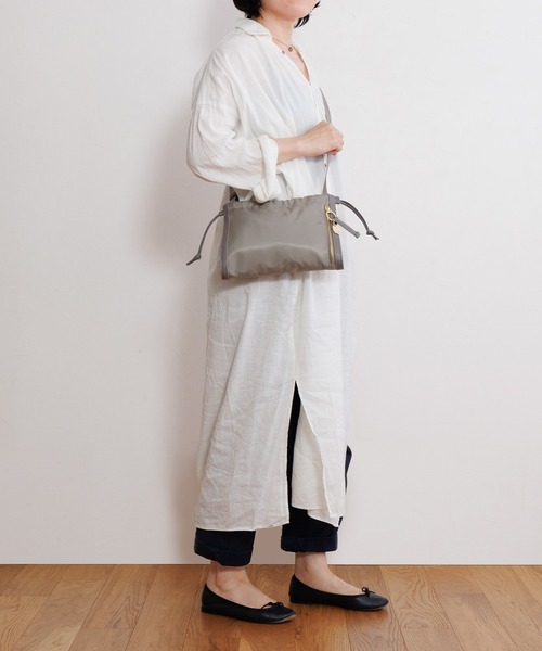 ace.（エース）の「【HAyUコラボ】 ショルダーバッグ ユッカ 17831（ショルダーバッグ・レディース・ブラック/グレイッシュベージュ/チャコール・FREE）」の9枚目の写真