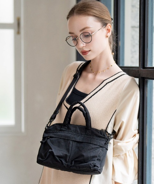 HAYNI(ヘイニ)の「Legere レジェール(ショルダーバッグ・レディース・ベージュ/カーキ/ブラック/ダークグレー・FREE)」の1枚目の写真