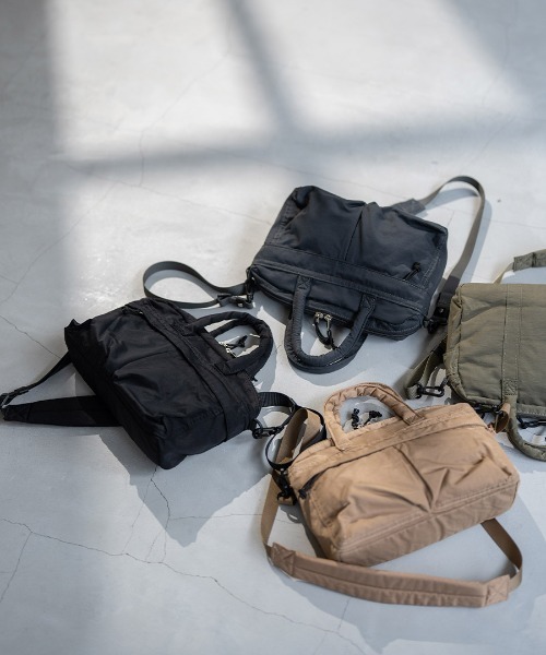 HAYNI(ヘイニ)の「Legere レジェール(ショルダーバッグ・レディース・ベージュ/カーキ/ブラック/ダークグレー・FREE)」の5枚目の写真