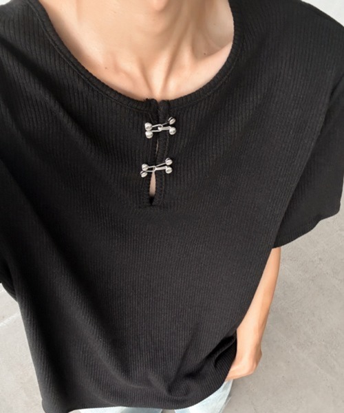 NOWLE(ノウル)の「【NOWLE】メタルホック キーネック リブ Tシャツ(Tシャツ/カットソー・メンズ・グレー/ブラック・MEDIUM/LARGE/X-LARGE)」の15枚目の写真