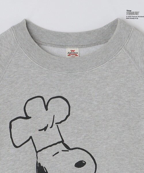 SHIPS(シップス)の「【SHIPS別注】AIRTOWNE: ピーナッツ ヴィンテージ スウェット(スウェット・メンズ・ライトグレー/ライトブルー/コバルトブルー/ピンク・MEDIUM/LARGE/X-LARGE)」の21枚目の写真