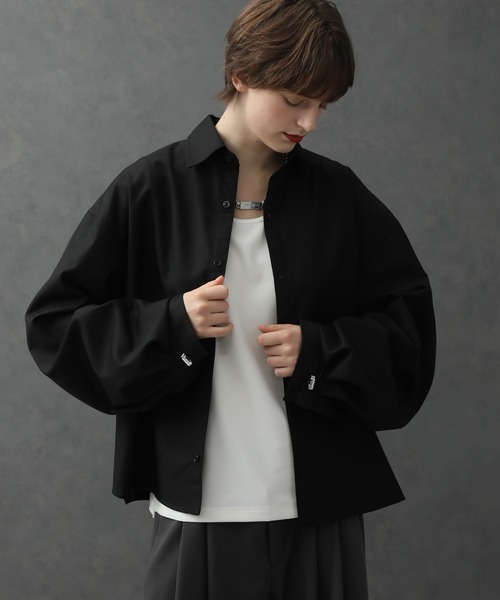 ELLUV（エルブ）の「【ELLUV/エルヴ】ハイスタンダードTR ドローコードバルーンスリーブ長袖ショートシャツ（シャツ/ブラウス・メンズ・ブラック/サックスブルー/ホワイト・S/M/L）」の17枚目の写真