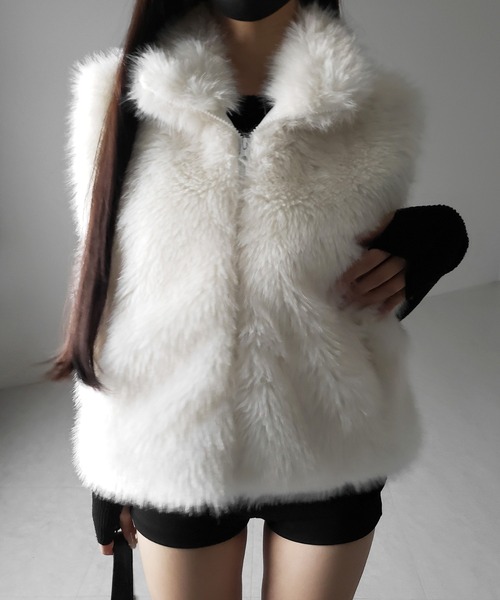 me+em select(ミームセレクト)の「【 ポケット付 】スタンドネックジップアップフェイクファーベスト / stand neck zipup fake fur vest(ベスト・レディース・ホワイト/ブラック・FREE)」の19枚目の写真