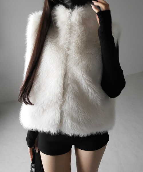 me+em select(ミームセレクト)の「【 ポケット付 】スタンドネックジップアップフェイクファーベスト / stand neck zipup fake fur vest(ベスト・レディース・ホワイト/ブラック・FREE)」の15枚目の写真