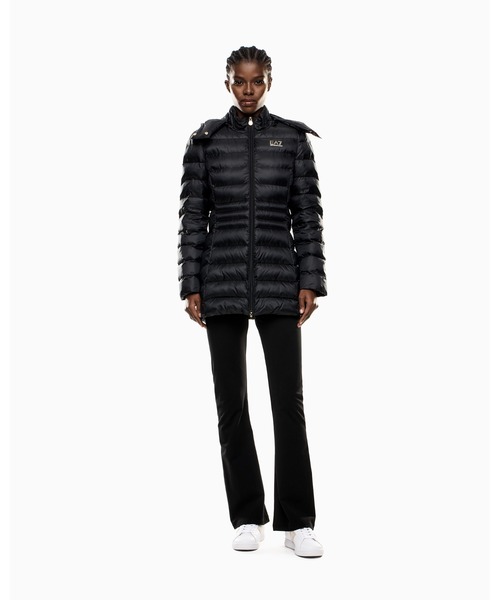 EMPORIO ARMANI EA7(エンポリオアルマーニイーエーセブン)の「<オンライン限定>【エンポリオ アルマーニ EA7】フード付きキルティングジャケット パデッドナイロン(ダウンジャケット/コート・レディース・ベージュ/ブラック・X-SMALL/SMALL/MEDIUM/LARGE)」の5枚目の写真