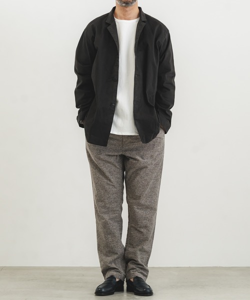 quadro（クオドロ）の「コンパクトチノストレッチテーラーシームポケジャケット（カバーオール・メンズ・チャコール/グレイッシュベージュ・LARGE/MEDIUM）」の18枚目の写真