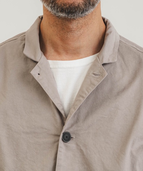 quadro（クオドロ）の「コンパクトチノストレッチテーラーシームポケジャケット（カバーオール・メンズ・チャコール/グレイッシュベージュ・LARGE/MEDIUM）」の21枚目の写真