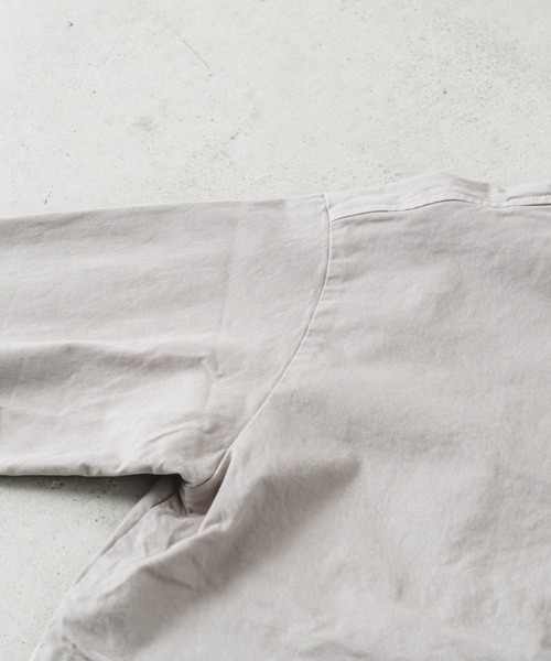 quadro（クオドロ）の「コンパクトチノストレッチテーラーシームポケジャケット（カバーオール・メンズ・チャコール/グレイッシュベージュ・LARGE/MEDIUM）」の10枚目の写真