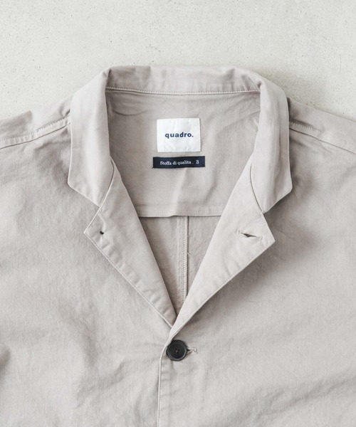 quadro（クオドロ）の「コンパクトチノストレッチテーラーシームポケジャケット（カバーオール・メンズ・チャコール/グレイッシュベージュ・LARGE/MEDIUM）」の4枚目の写真