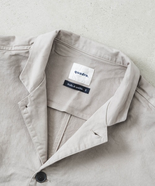 quadro（クオドロ）の「コンパクトチノストレッチテーラーシームポケジャケット（カバーオール・メンズ・チャコール/グレイッシュベージュ・LARGE/MEDIUM）」の7枚目の写真